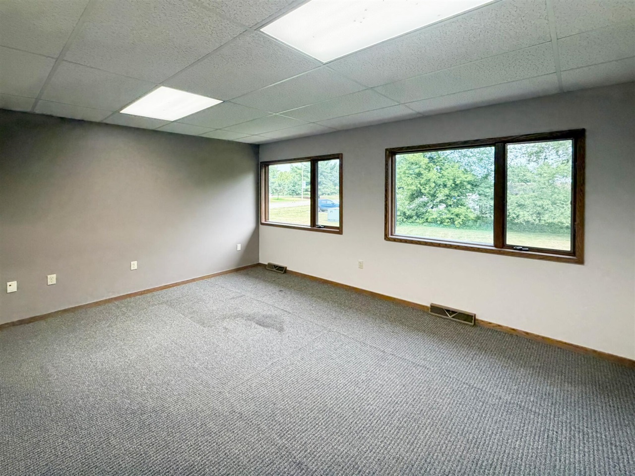 3 Heritage Oak Lane Property Photo 5