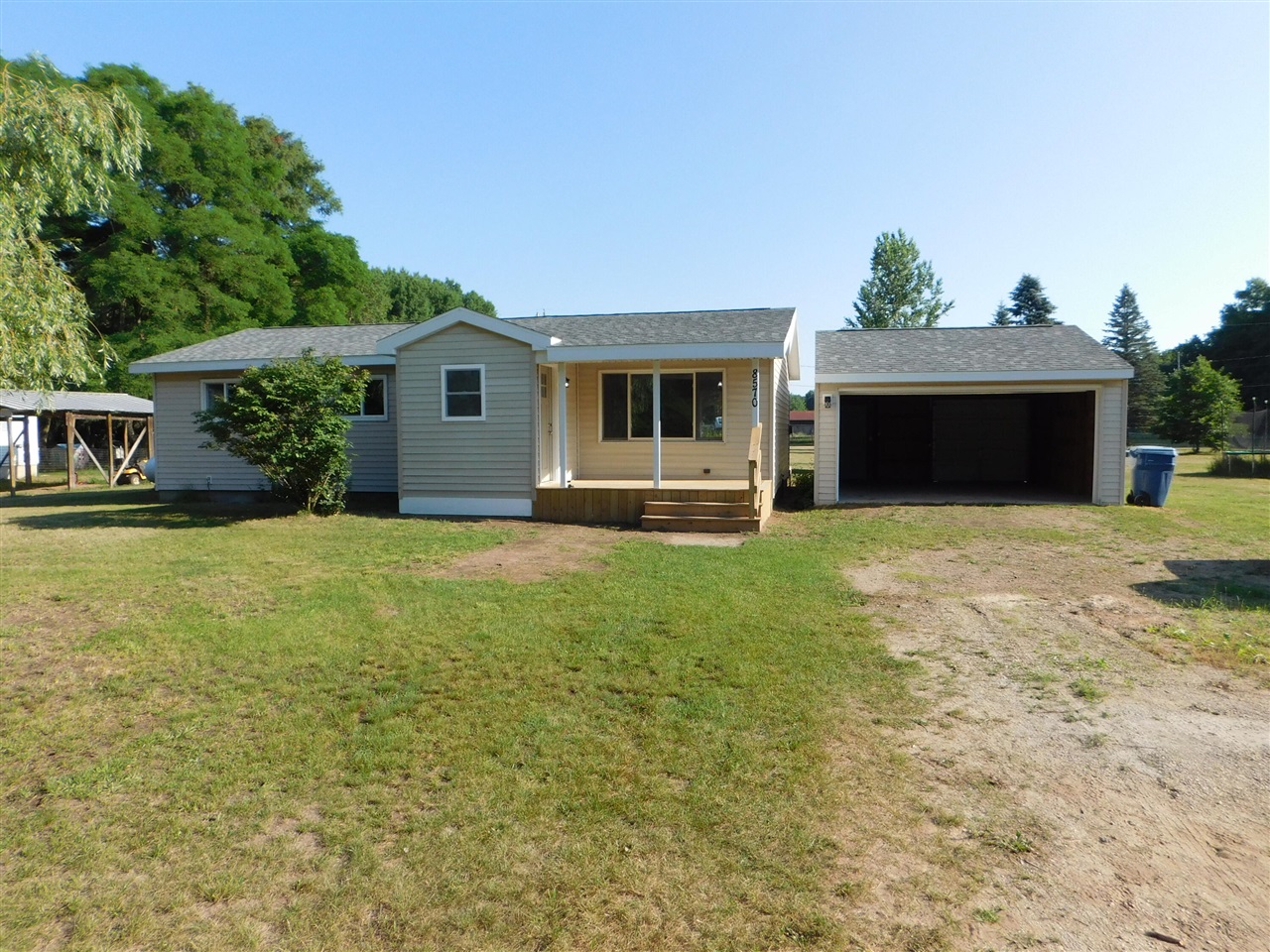 8570 E Hawley Road Property Photo 1