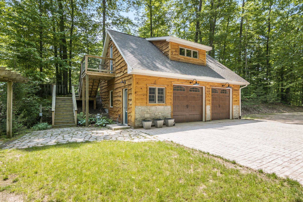 967 Old Miller Road Property Photo 4