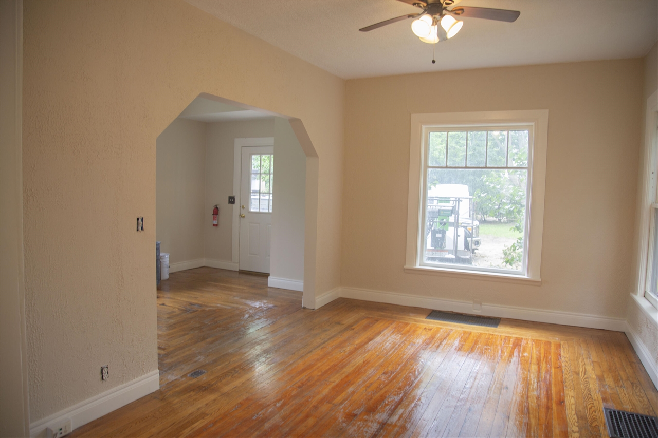 826 Normal Court Property Photo 6