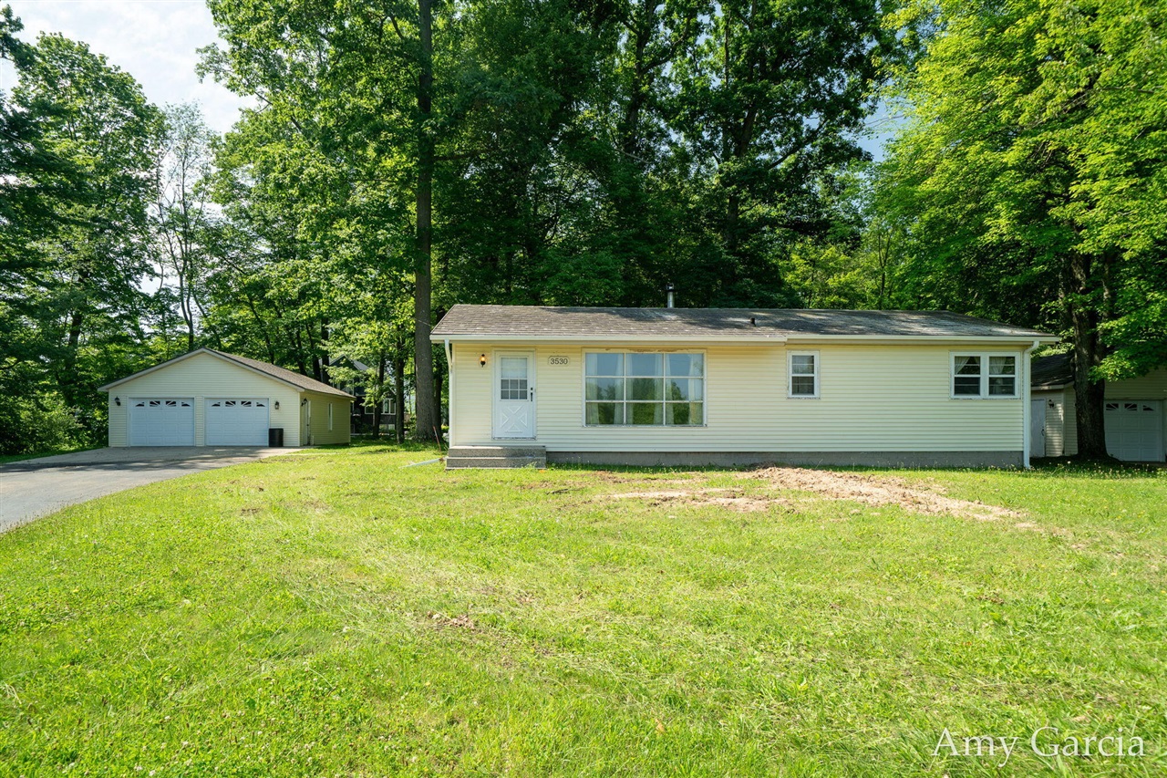 3530 11 Mile Road Property Photo 1