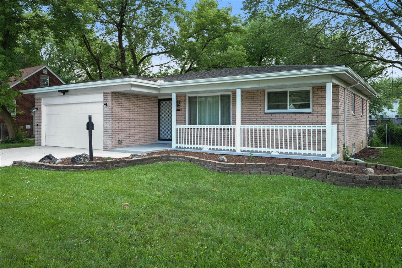 21135 La Salle Boulevard Property Photo 1