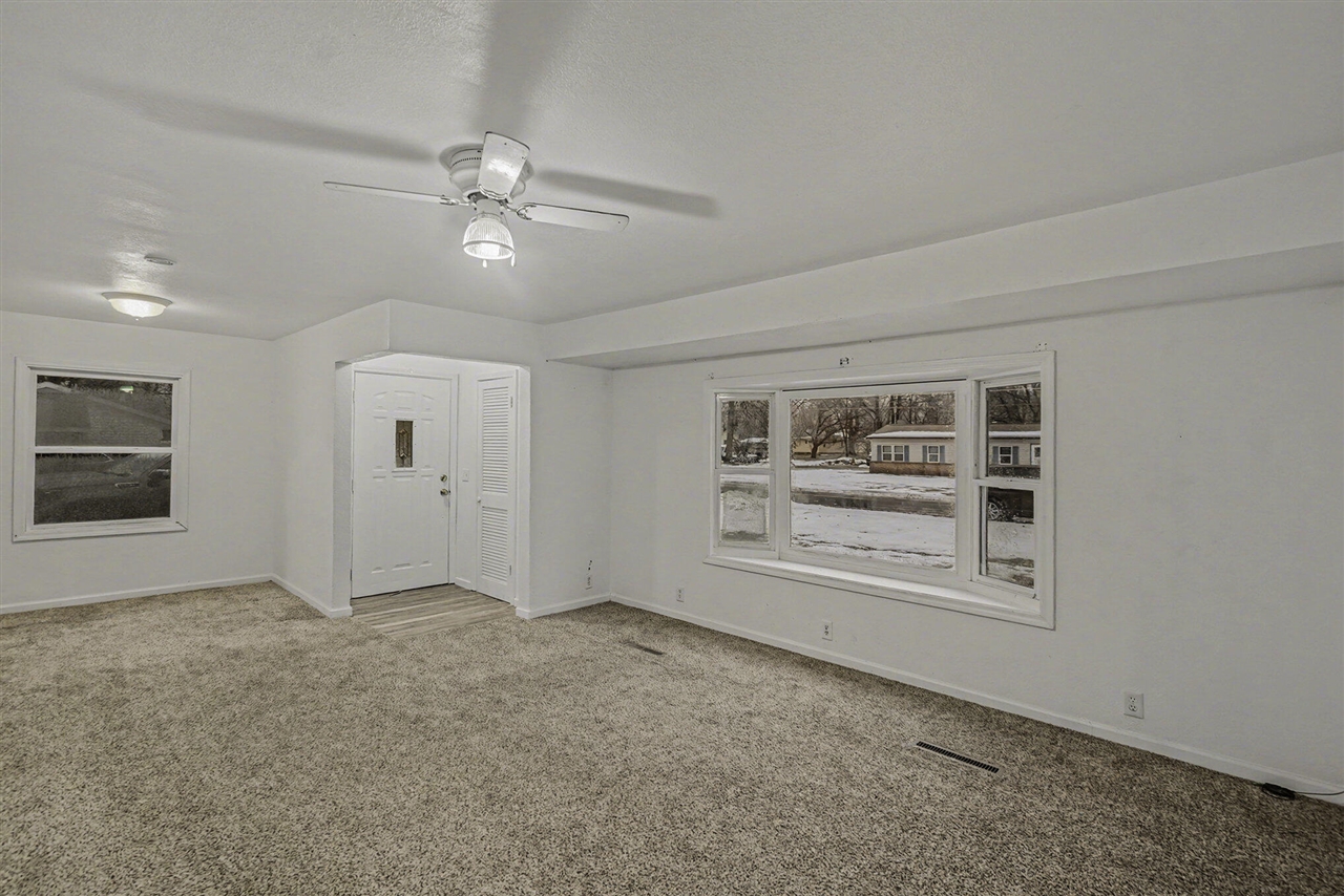 295 Hawley Street Property Photo 9