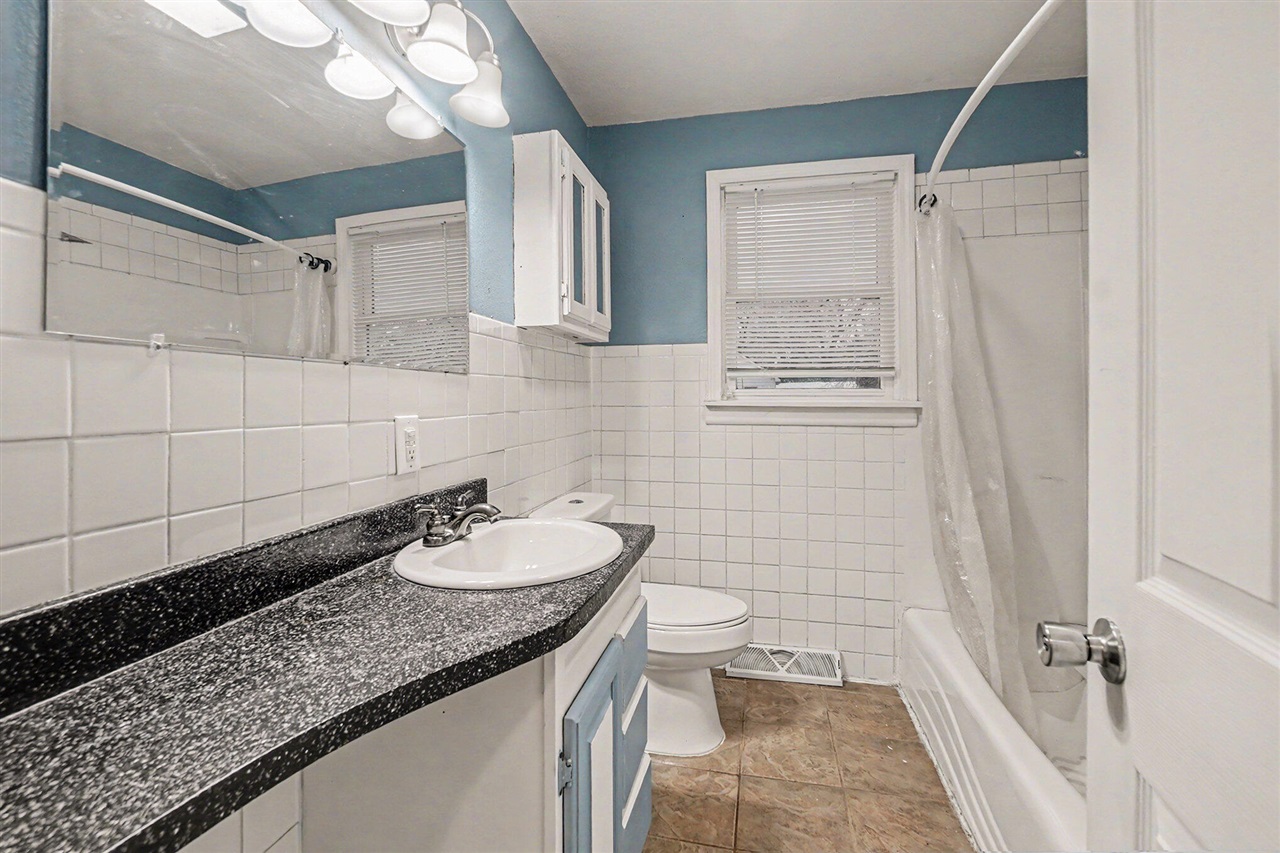 295 Hawley Street Property Photo 11