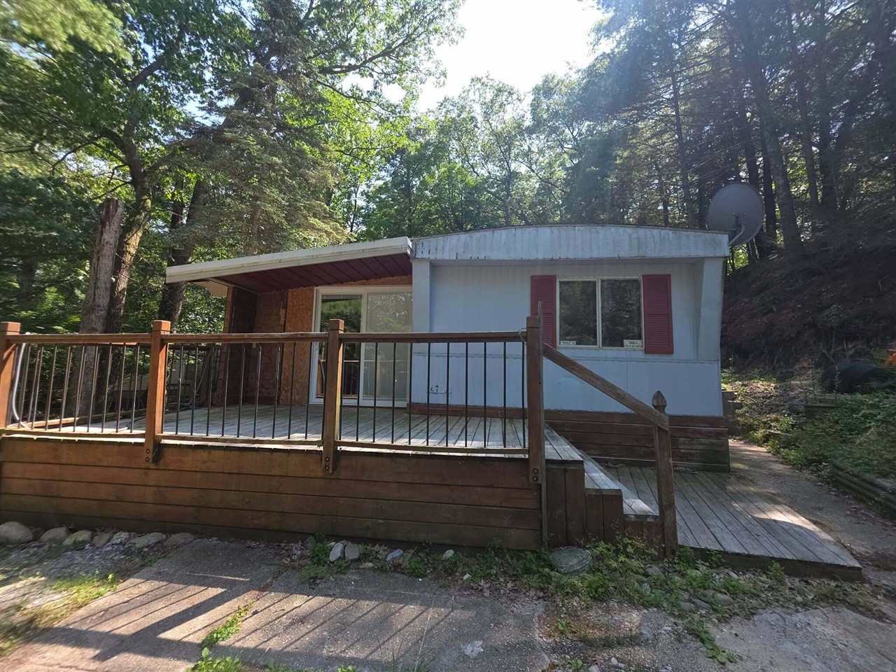 6115 S Lakeshore Drive Property Photo 1
