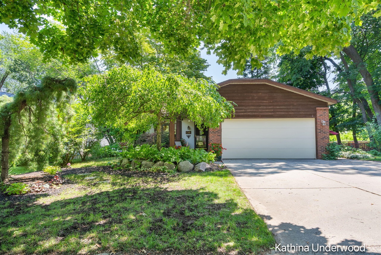 1346 Rosewood Avenue Property Photo 2