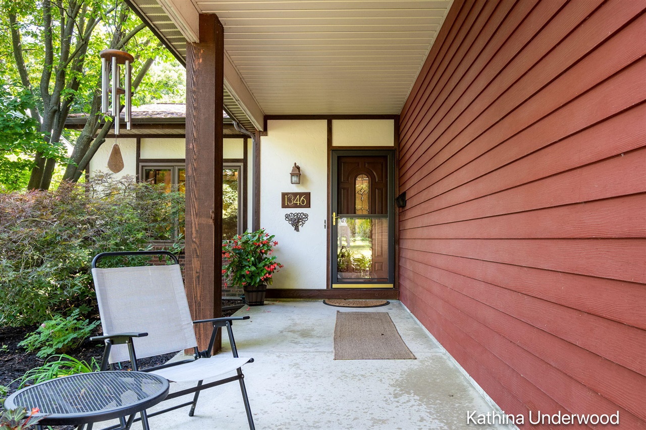 1346 Rosewood Avenue Property Photo 4