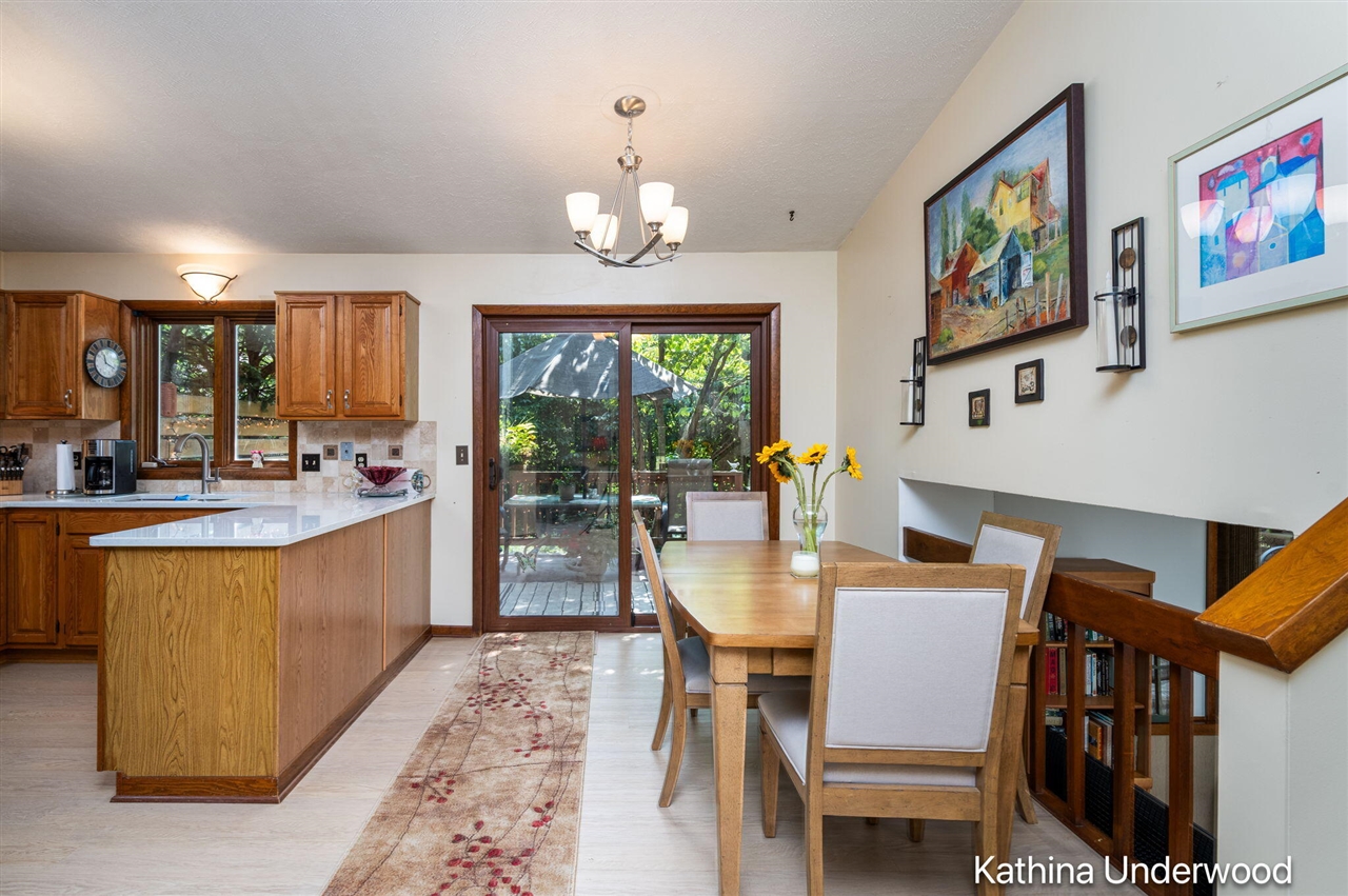 1346 Rosewood Avenue Property Photo 8