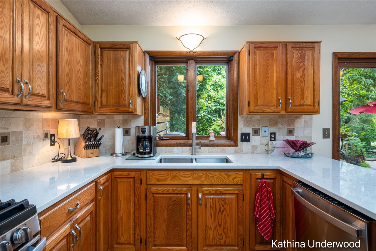1346 Rosewood Avenue Property Photo 11