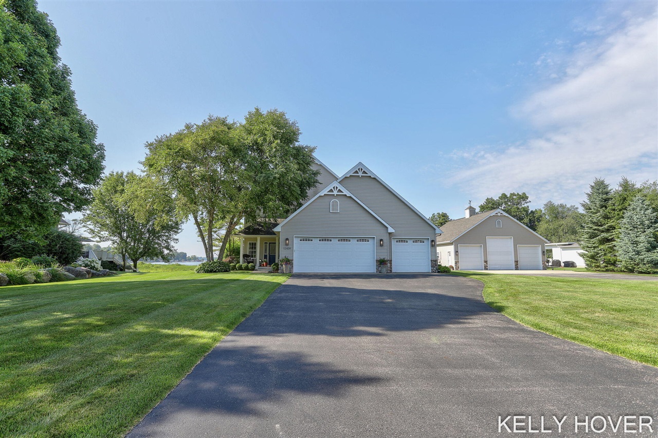 12409 Bay View Drive Property Photo 4