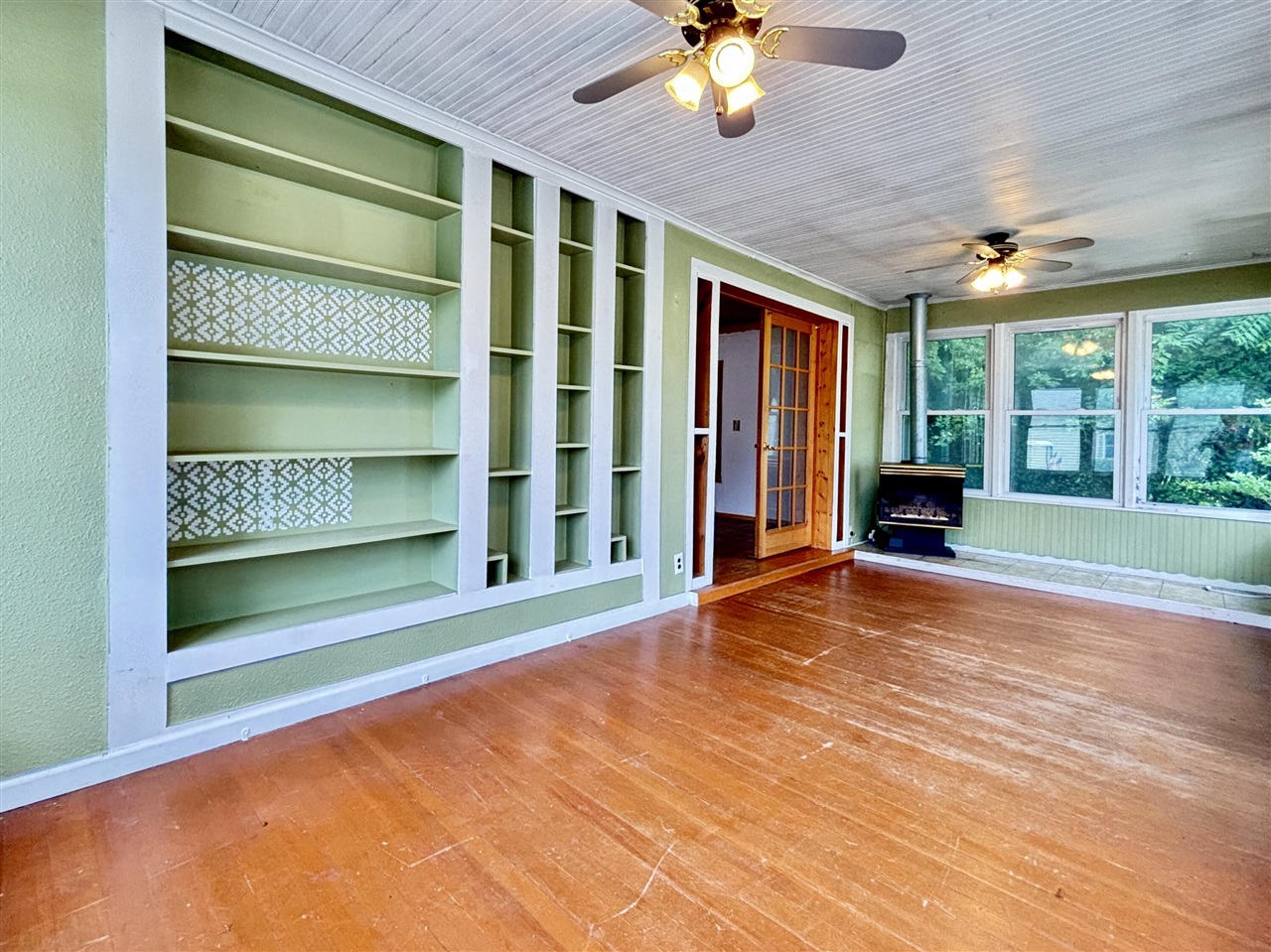 210 Ash Street Property Photo 3