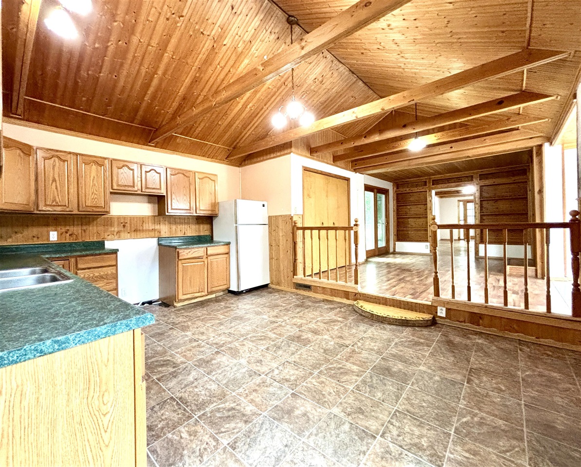 210 Ash Street Property Photo 9
