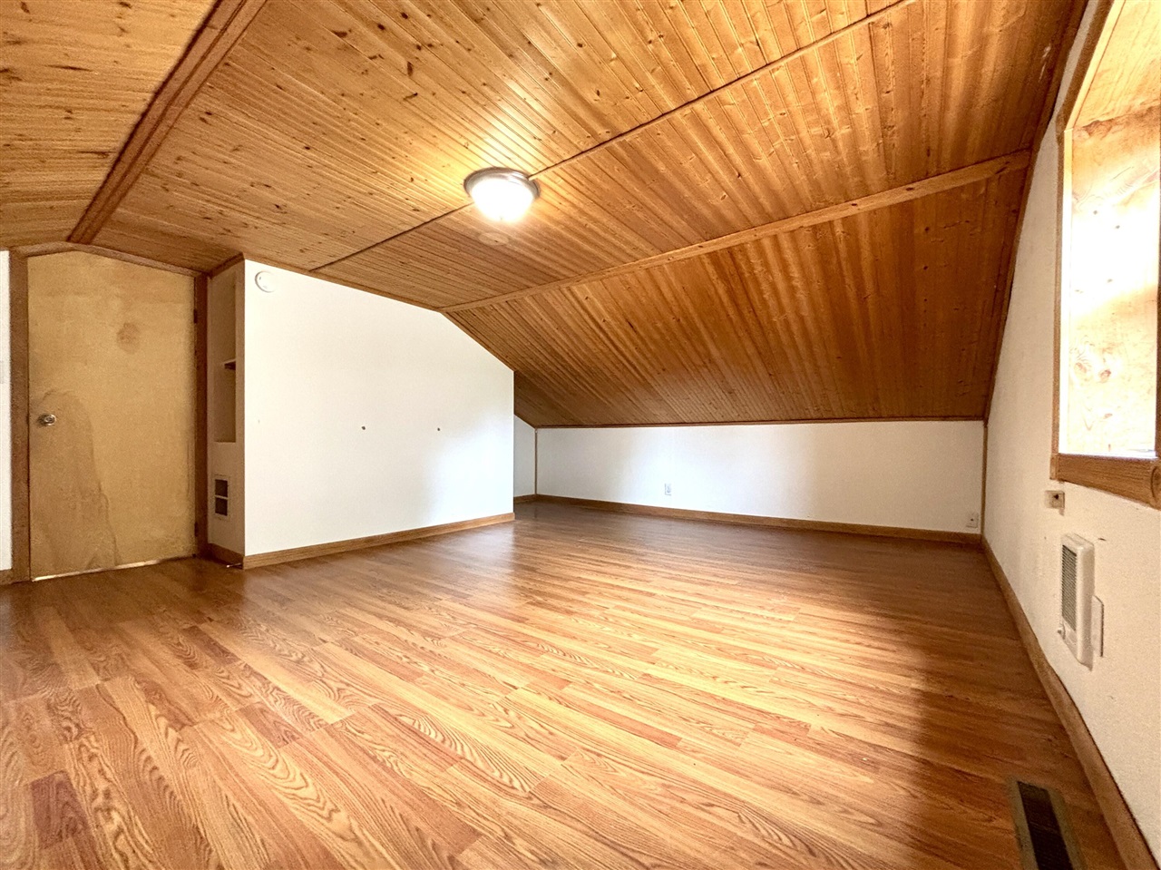 210 Ash Street Property Photo 16