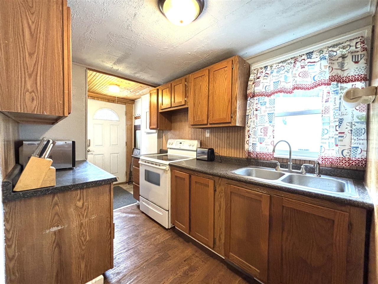 210 Ash Street Property Photo 25