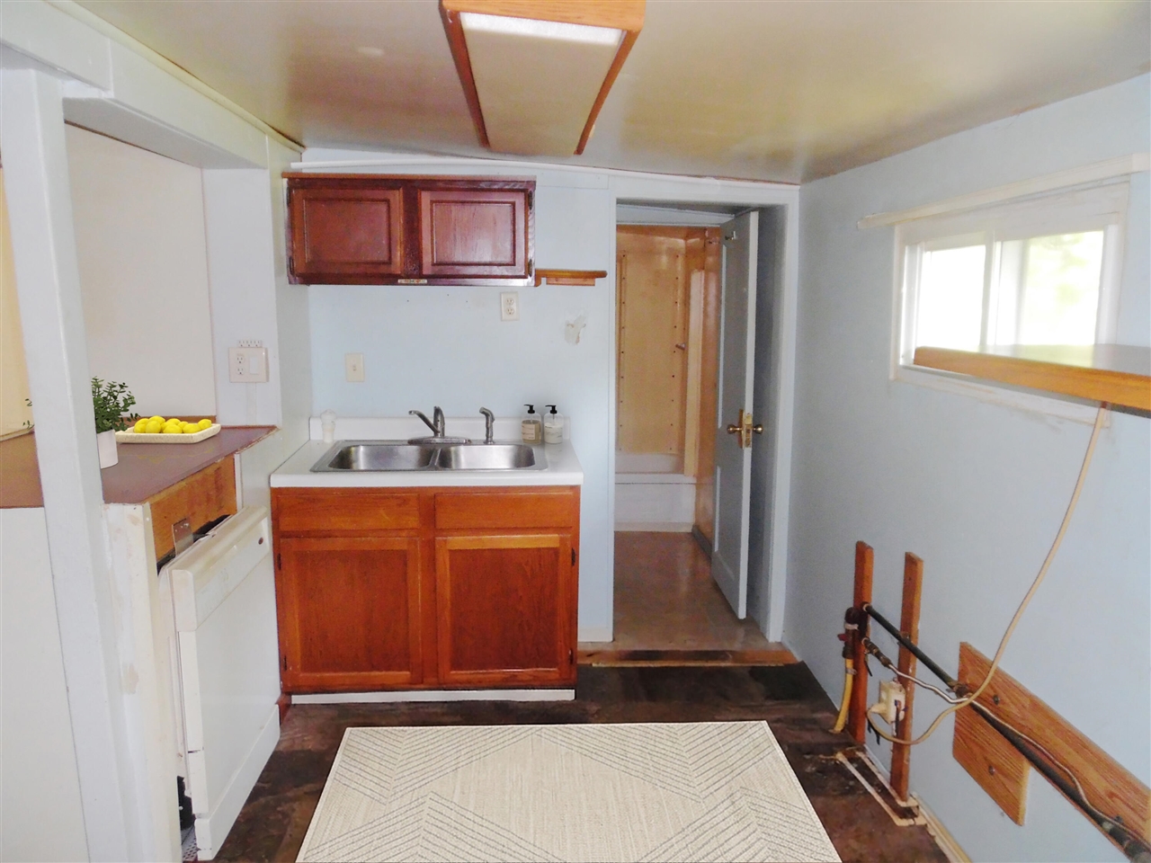 441 Adams Street Property Photo 5