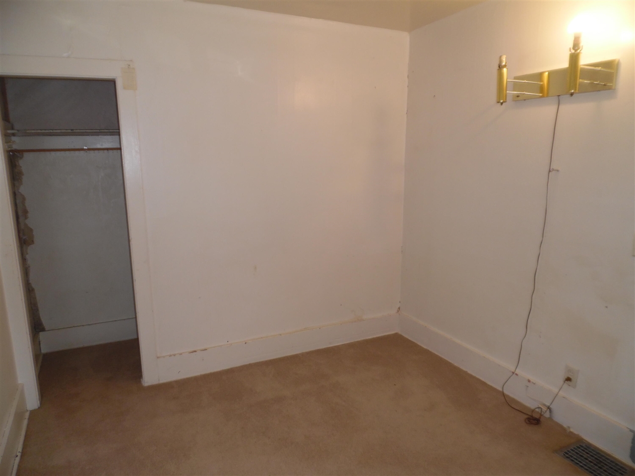 441 Adams Street Property Photo 10