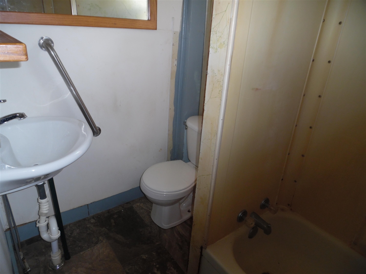 441 Adams Street Property Photo 17