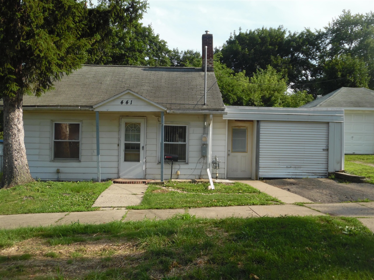 441 Adams Street Property Photo 25