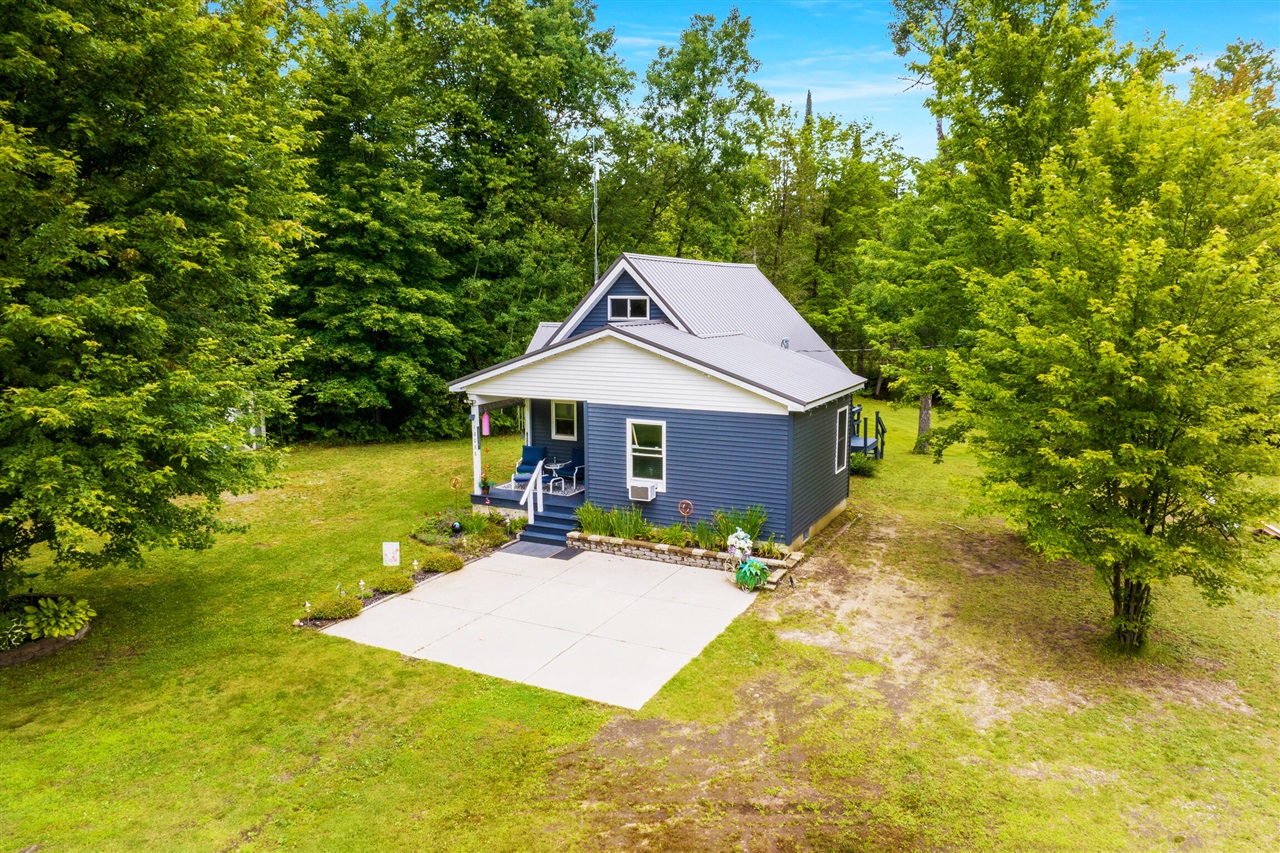 16088 Bentley Road Property Photo 1