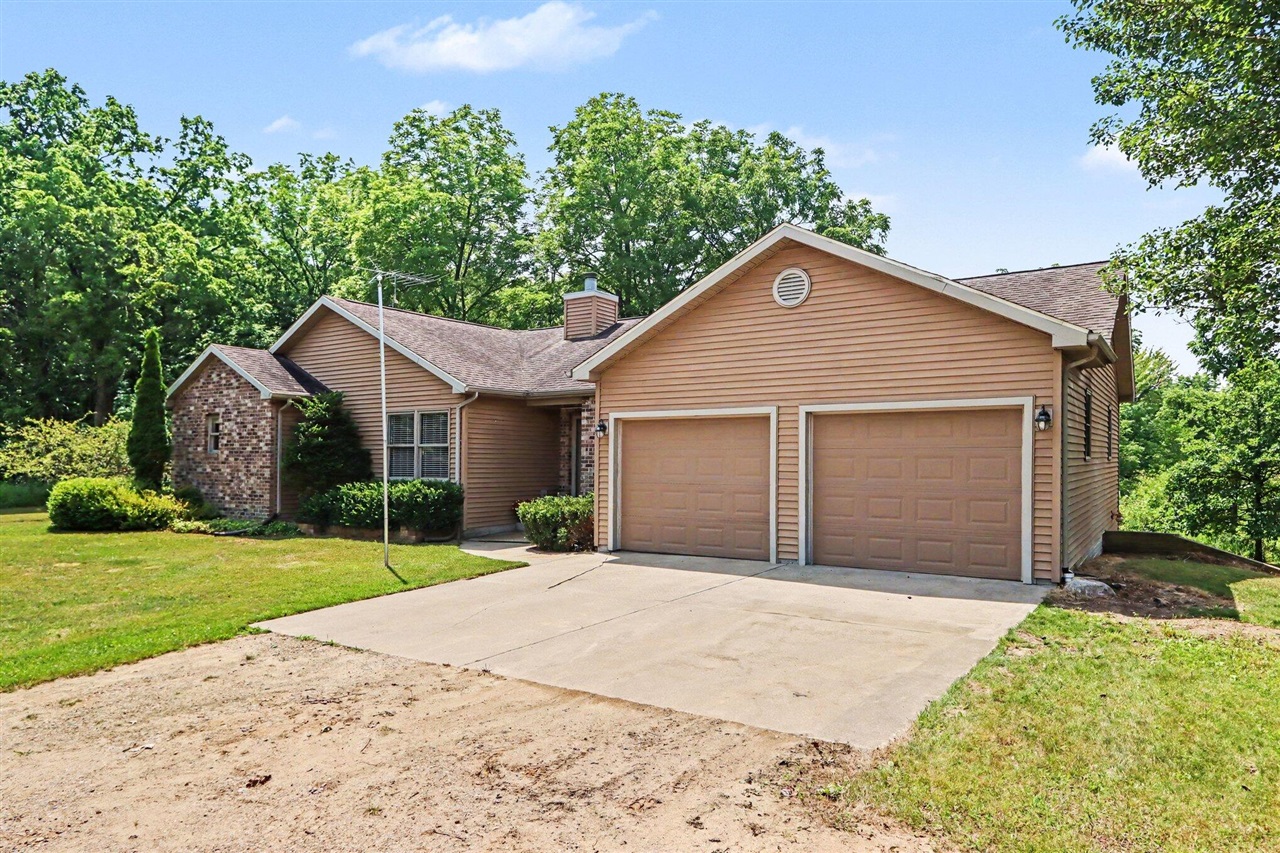 40305 14th Avenue Property Photo 2