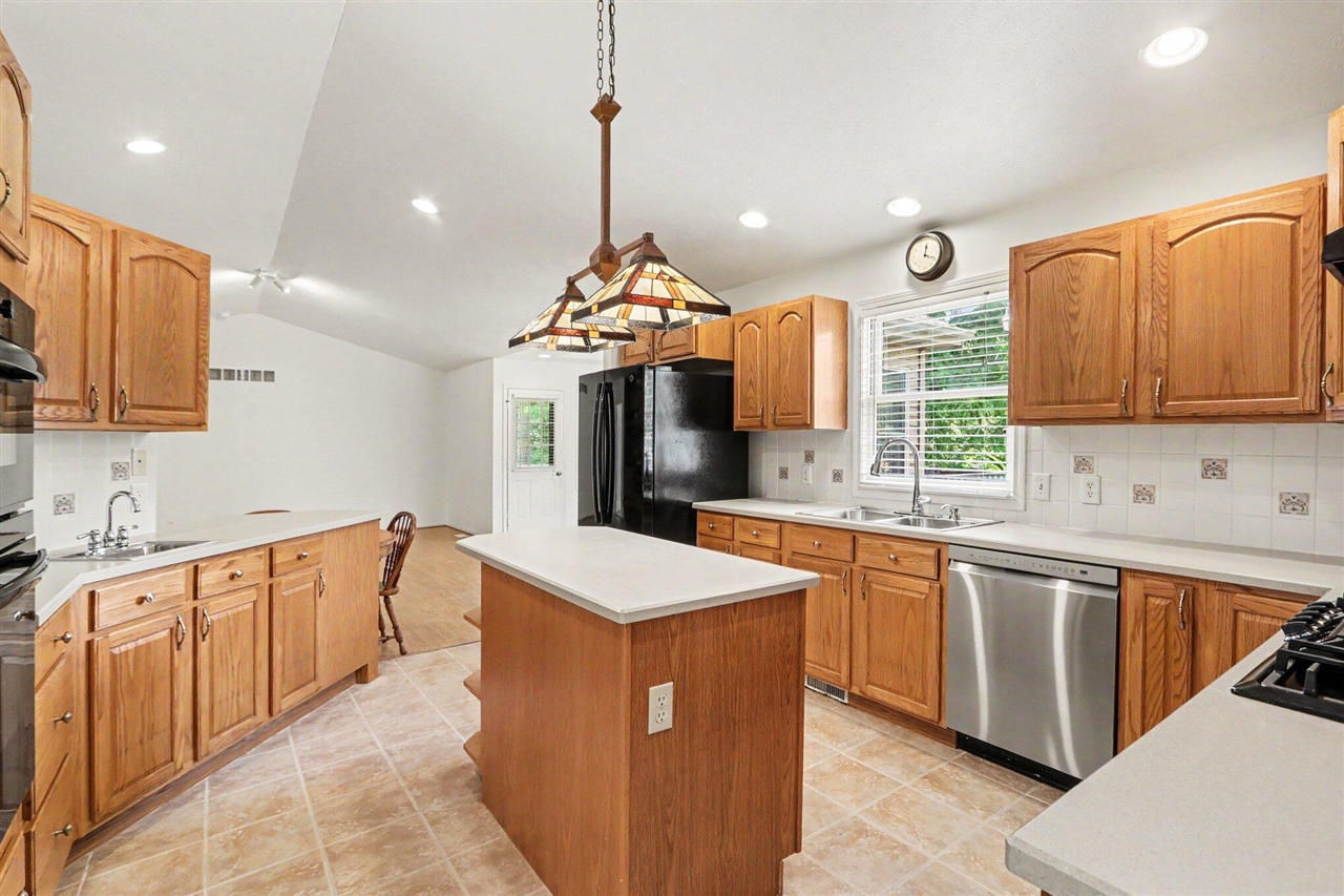 40305 14th Avenue Property Photo 11
