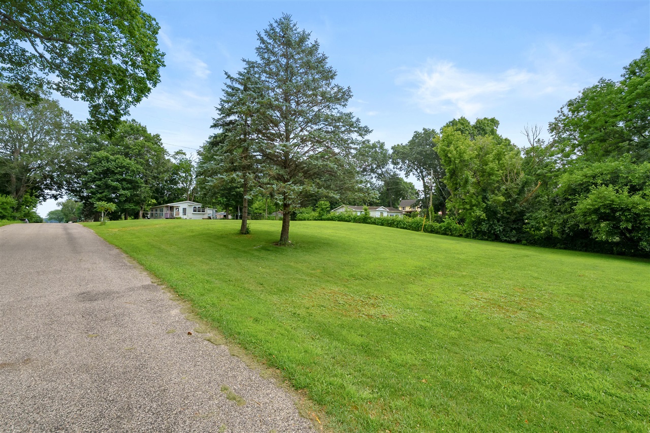 15437 North Street Property Photo 1