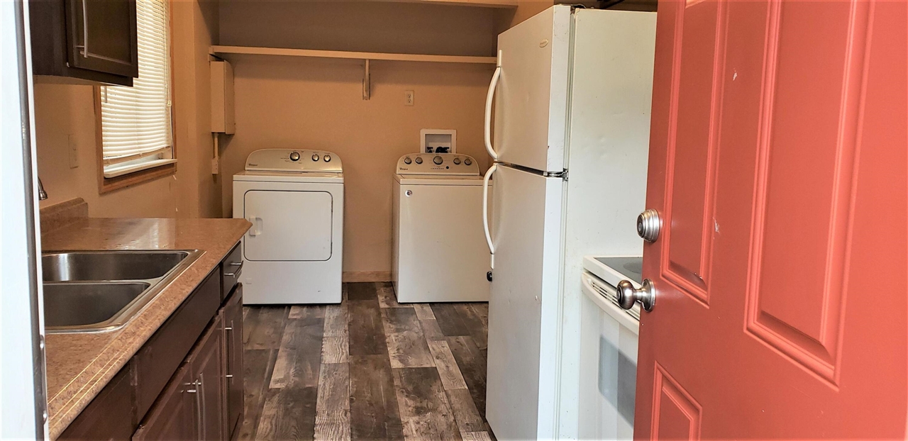 640 Calder Street Property Photo 4