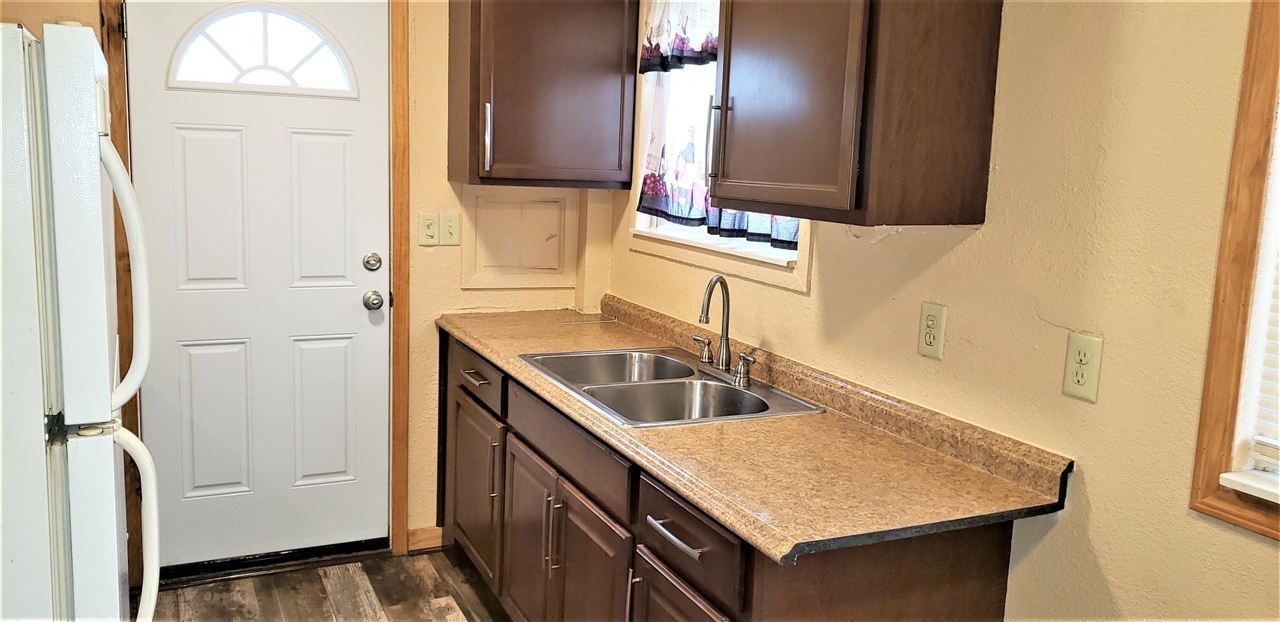 640 Calder Street Property Photo 5