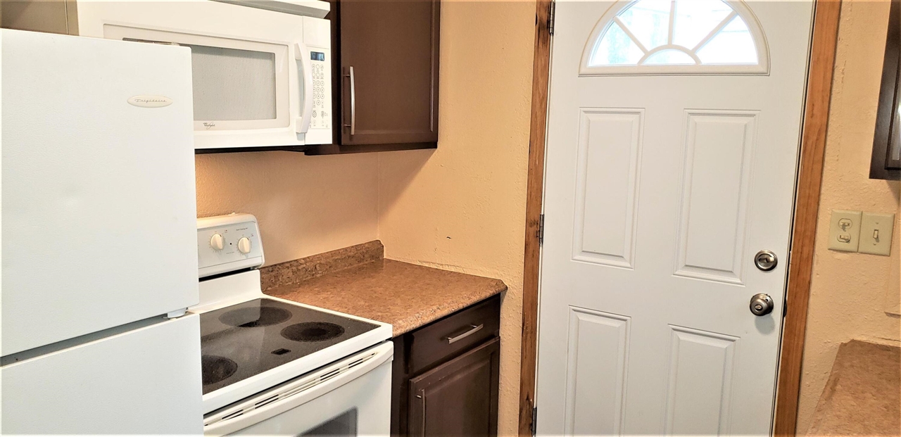 640 Calder Street Property Photo 6