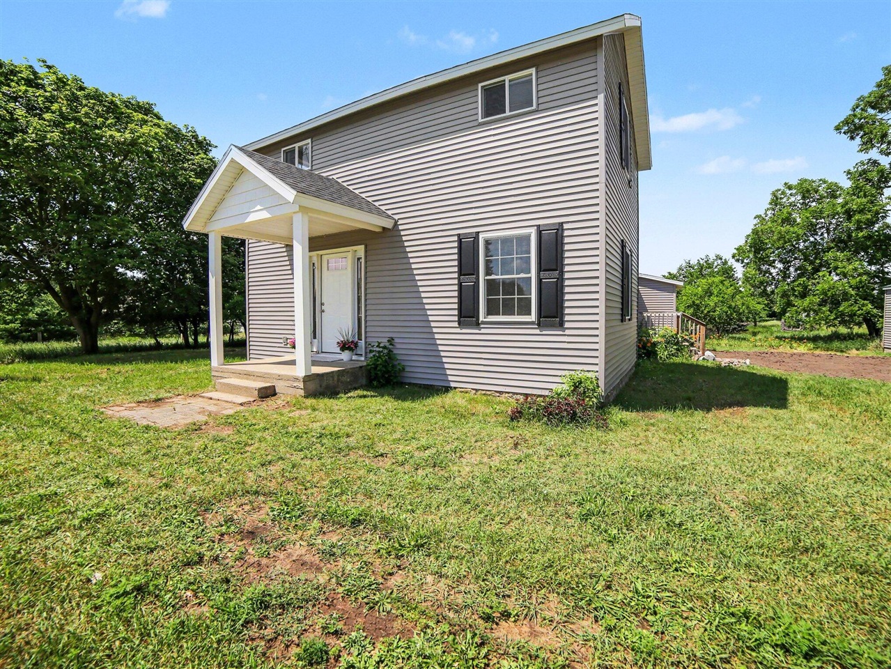 910 W Bradshaw Road Property Photo 6