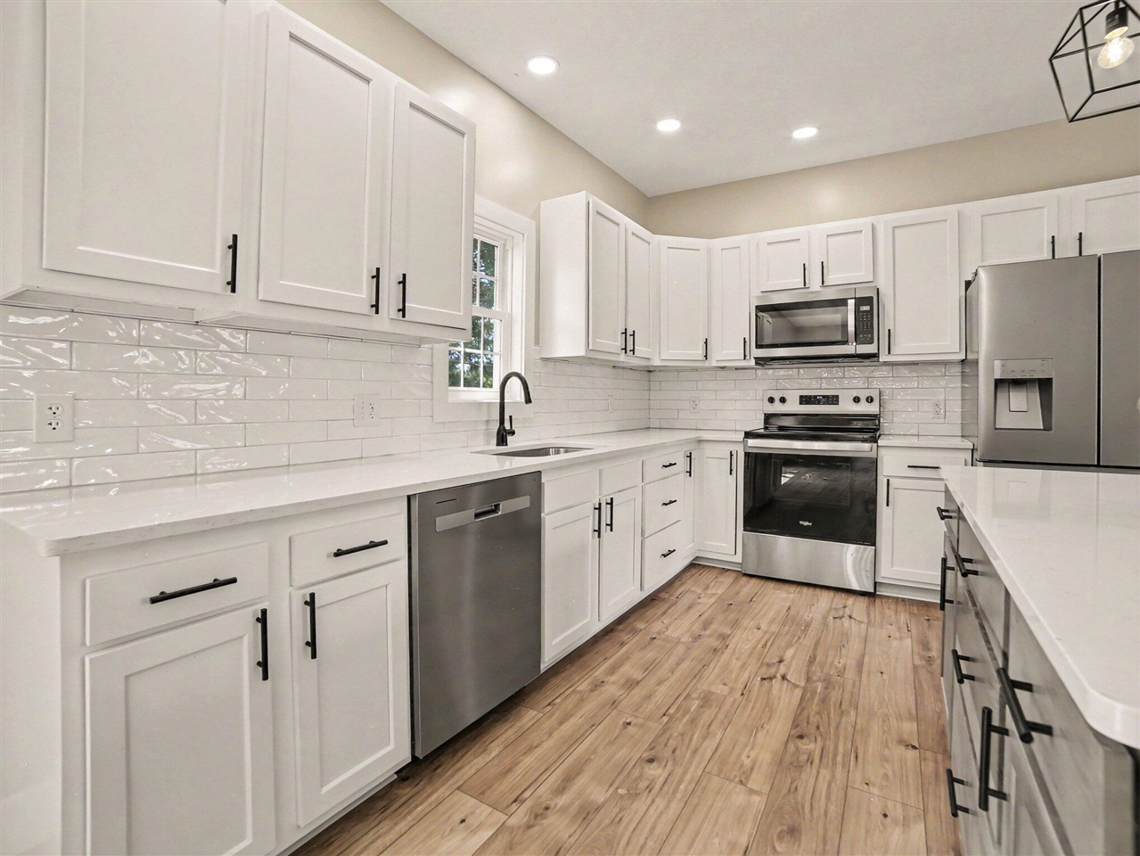 910 W Bradshaw Road Property Photo 14