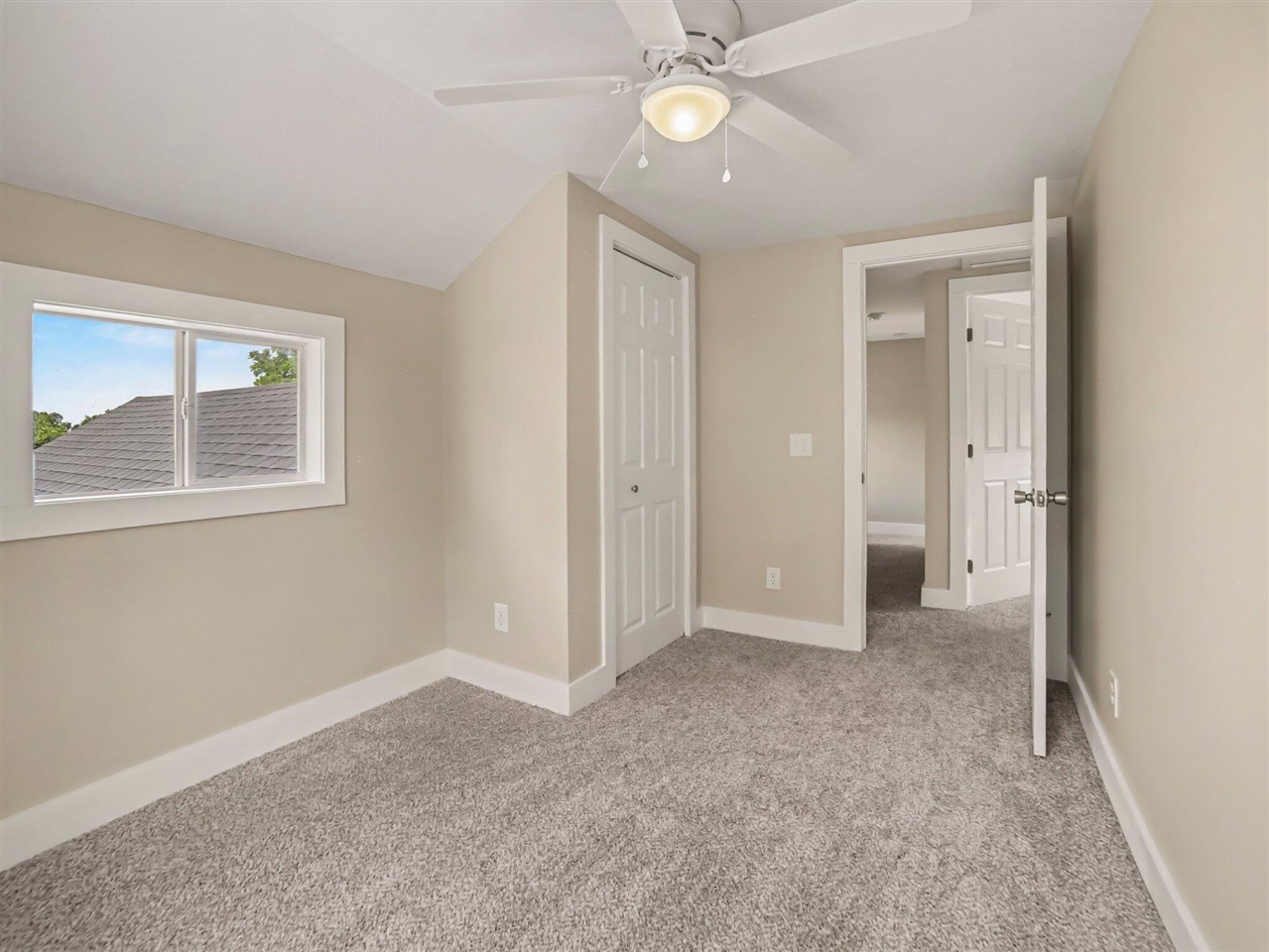 910 W Bradshaw Road Property Photo 19