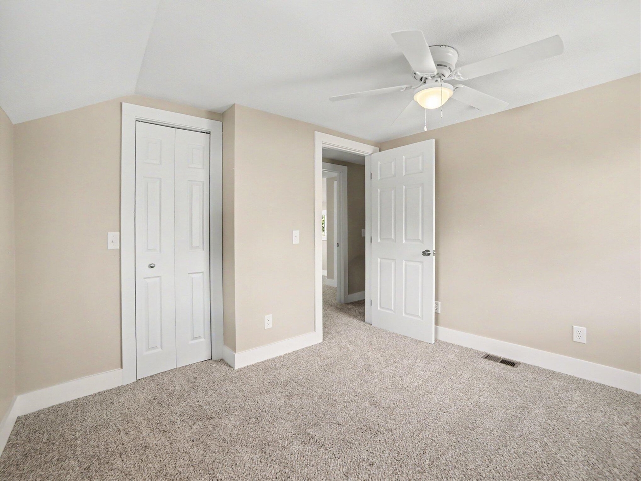 910 W Bradshaw Road Property Photo 22
