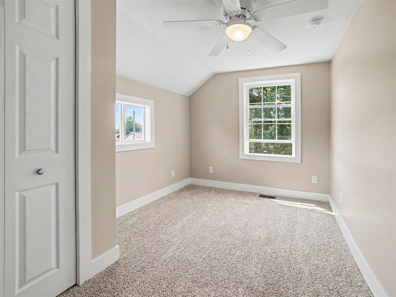 910 W Bradshaw Road Property Photo 23