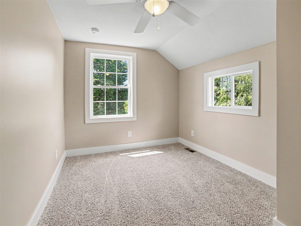 910 W Bradshaw Road Property Photo 25
