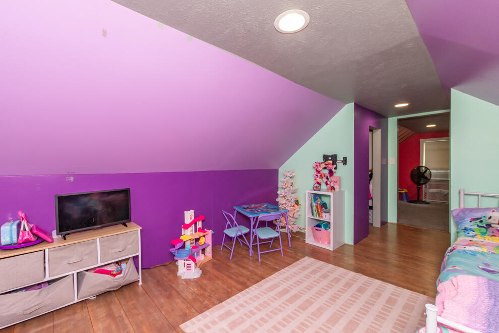 529 Clinton Street Property Photo 29