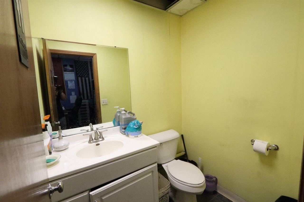 4201 Division Avenue Property Photo 10