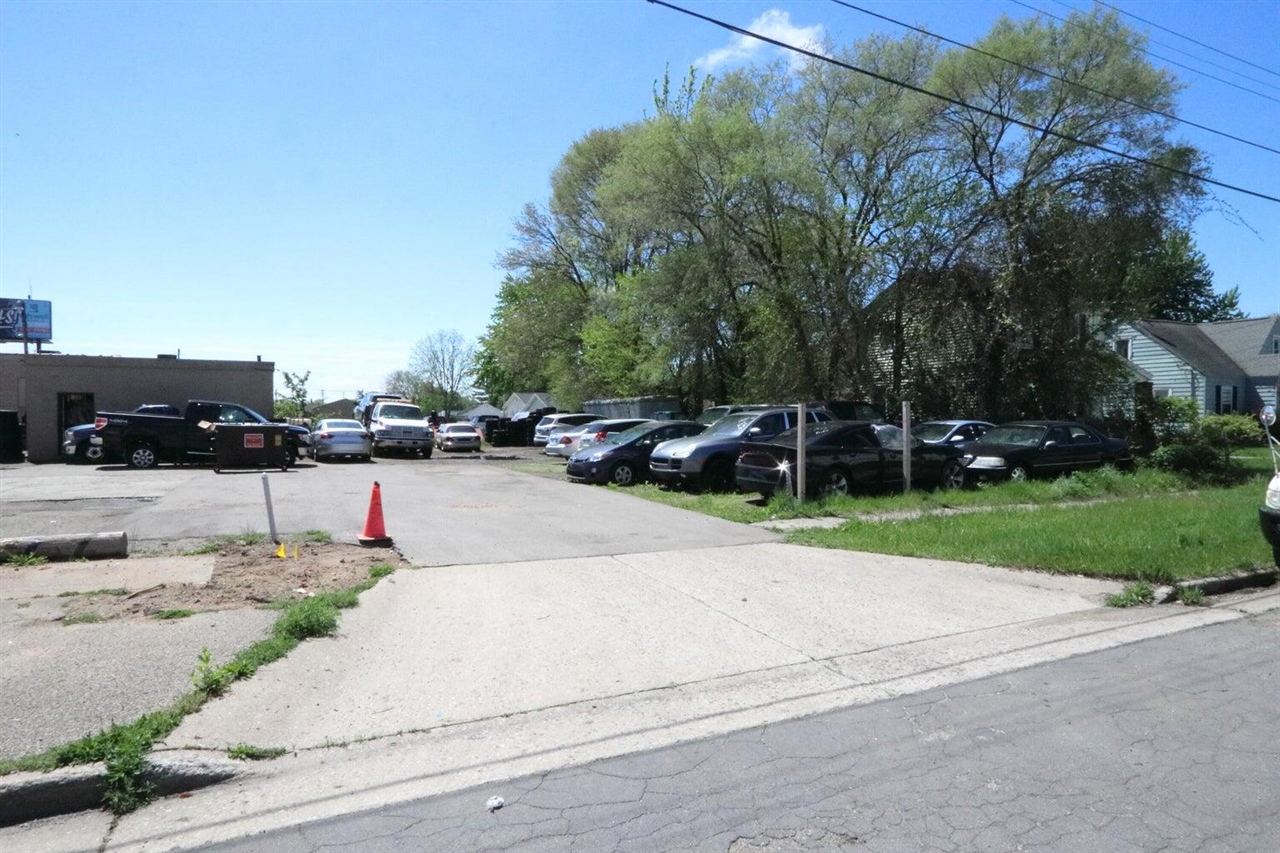 4201 Division Avenue Property Photo 23