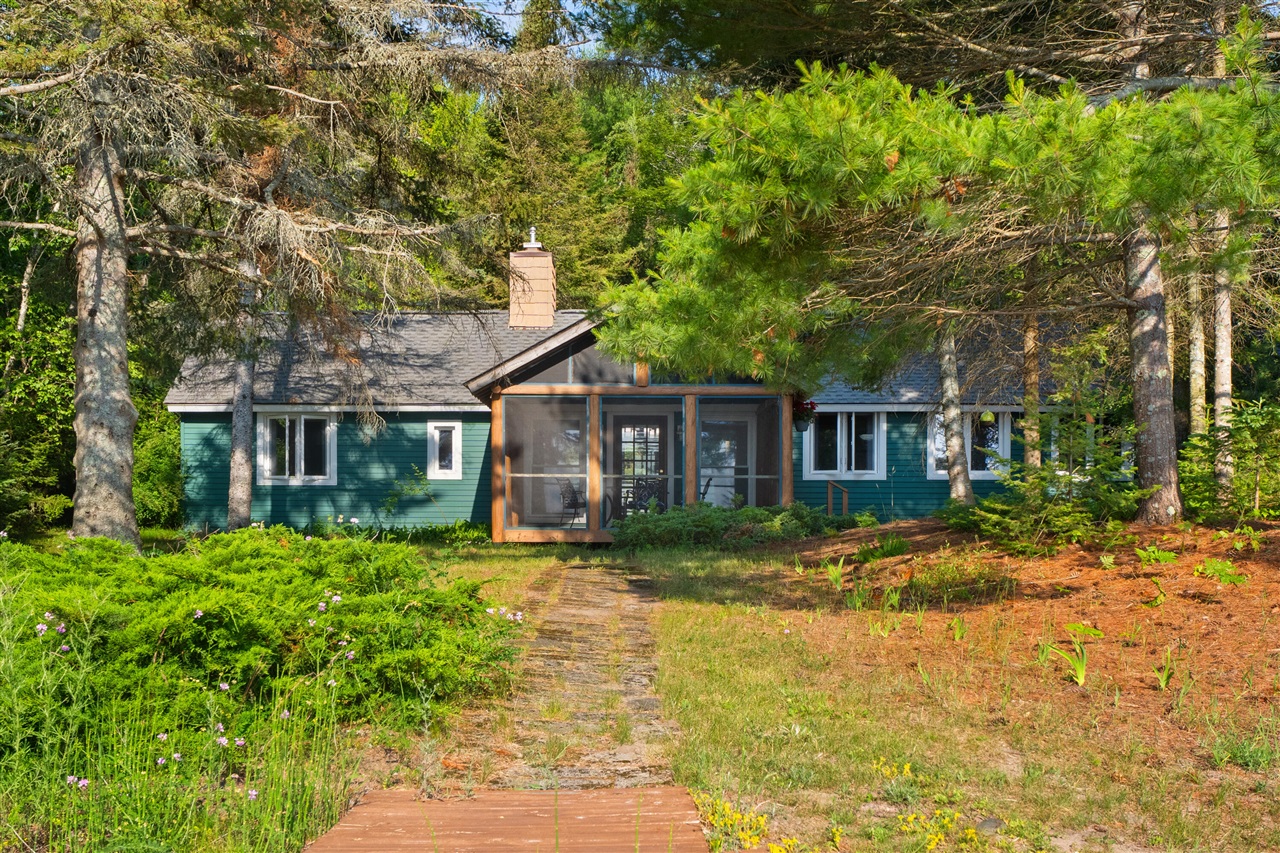1384 N Lake Huron Shore Drive Property Photo 1