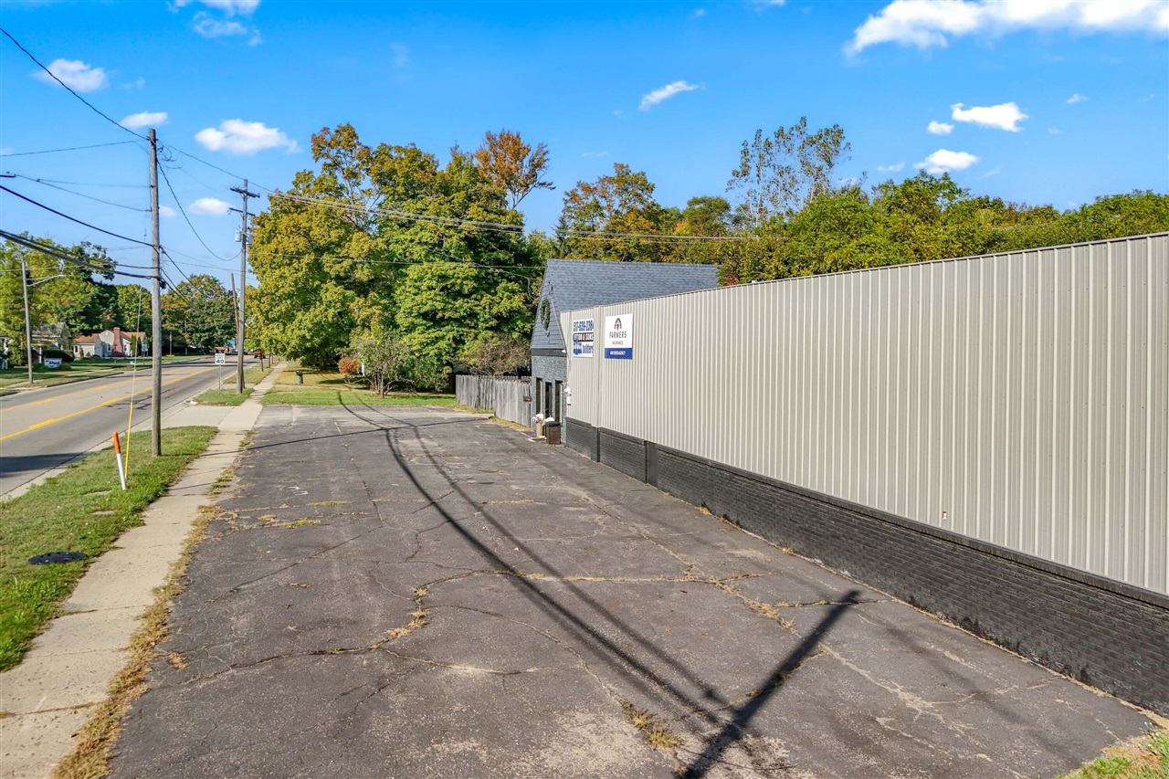 86 W Chicago Street Property Photo 12