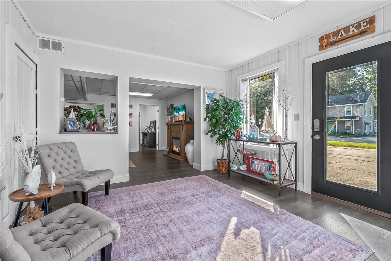 86 W Chicago Street Property Photo 28