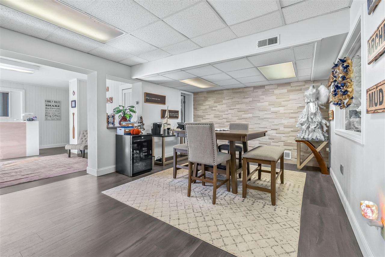 86 W Chicago Street Property Photo 30