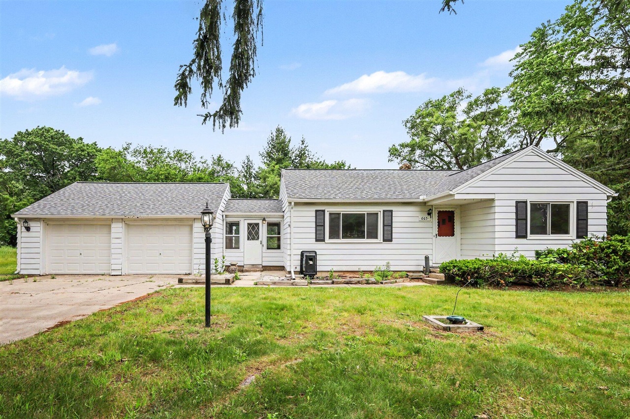 665 4 Mile Road Property Photo 1