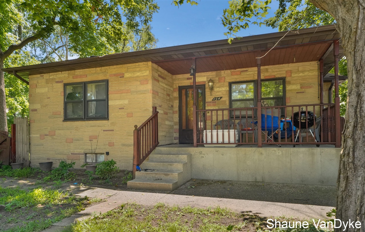 154 72nd Street Property Photo 3