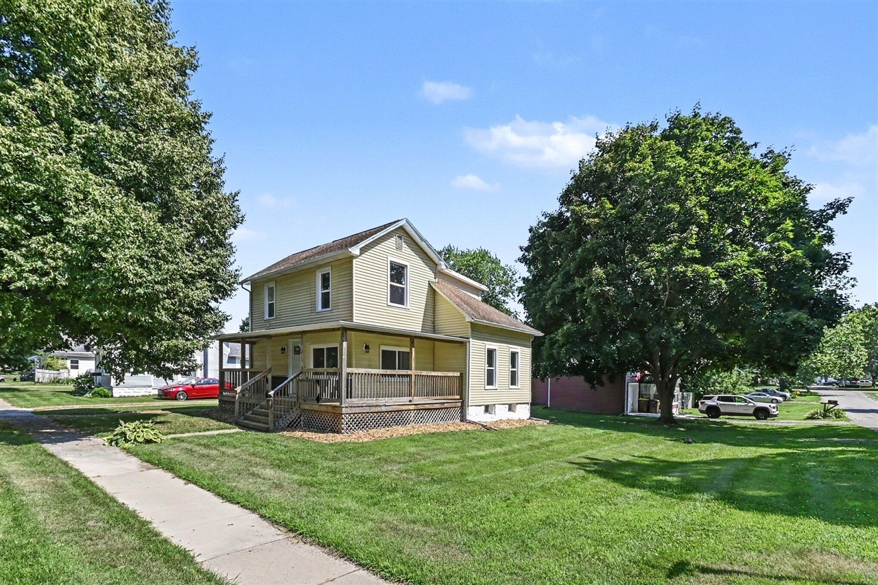 211 King Street Property Photo 4