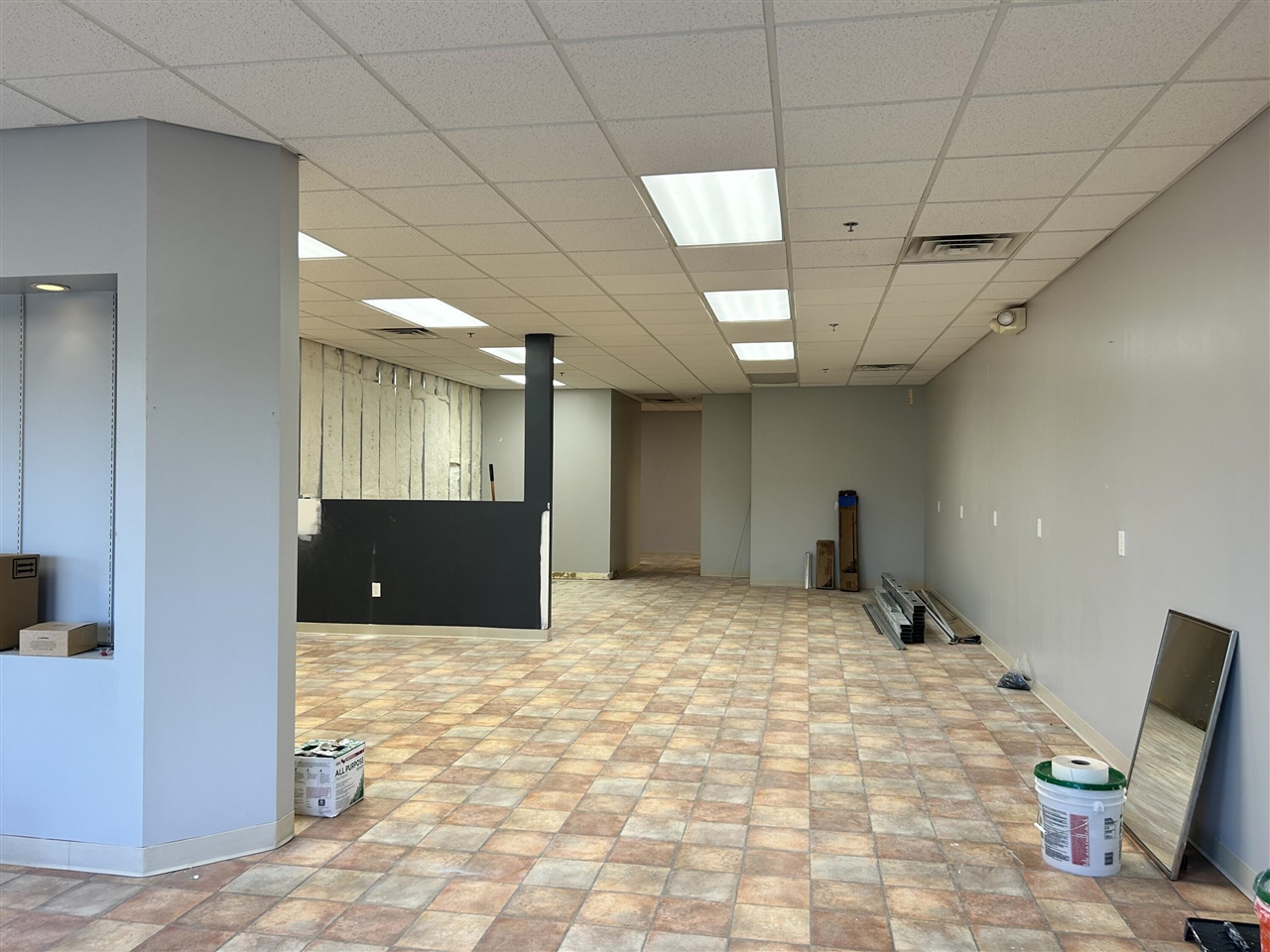 5015 E Michigan Avenue Property Photo 5