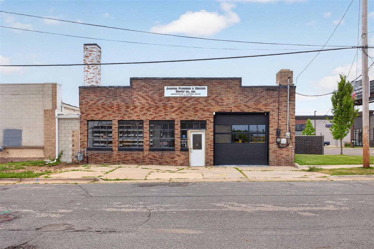 711 E Michigan Avenue Property Photo 1