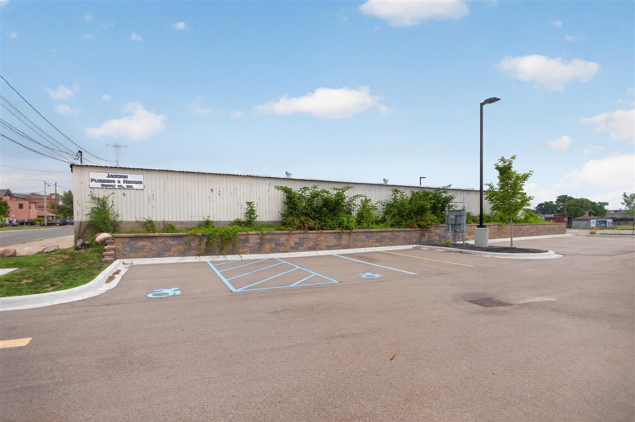 711 E Michigan Avenue Property Photo 12