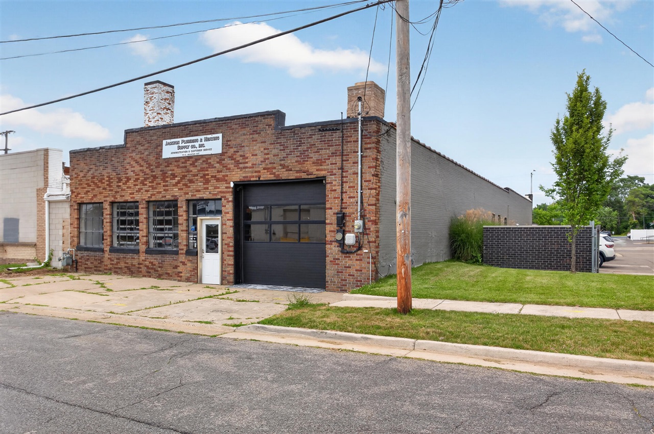 711 E Michigan Avenue Property Photo 15