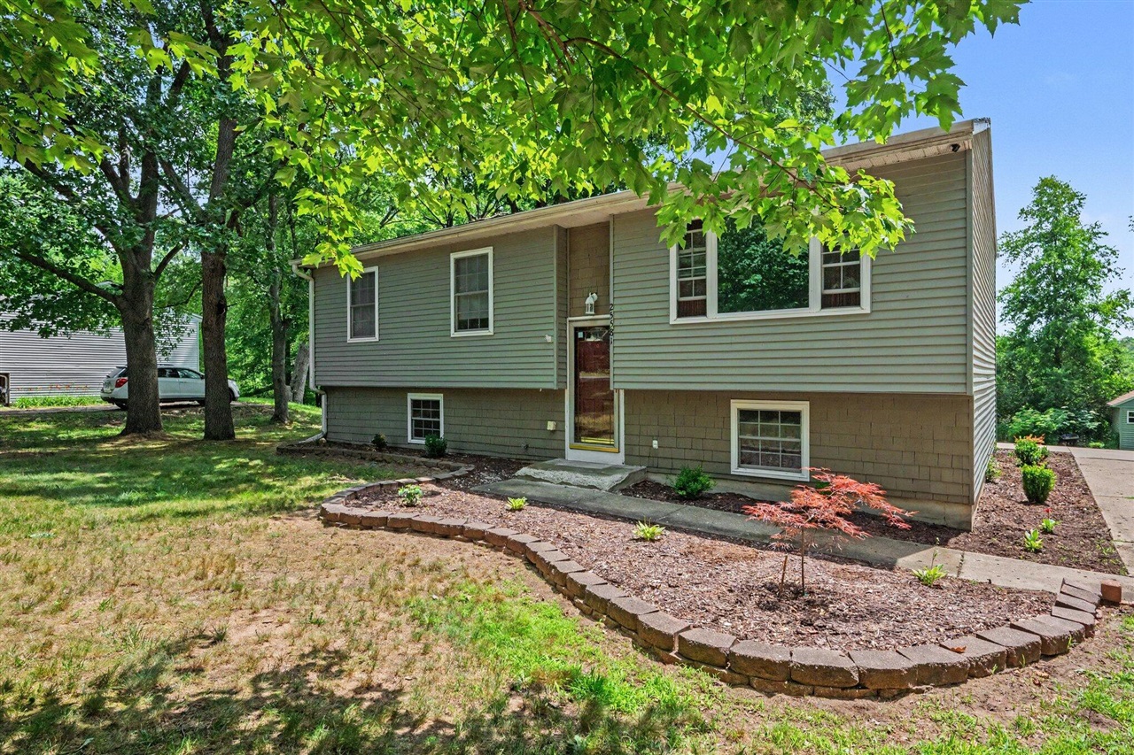 25581 Pleasant Drive Property Photo 1